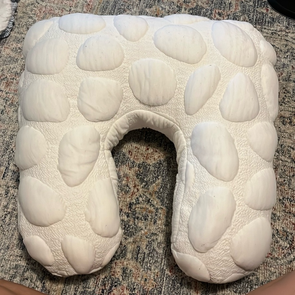 Nook Niche Breastfeeding Pillow